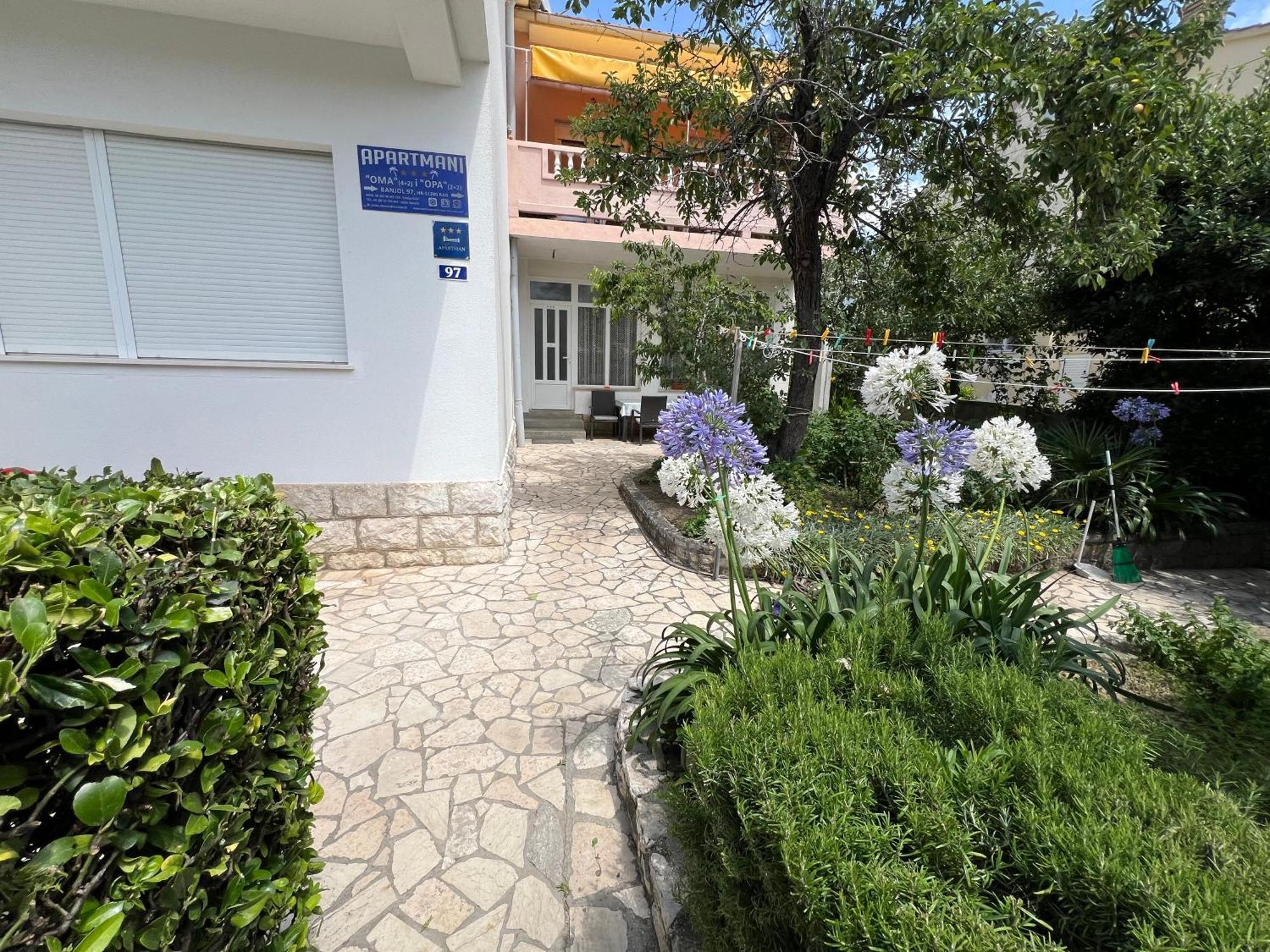 Apartaments Oma & Opa Banjol Exterior photo