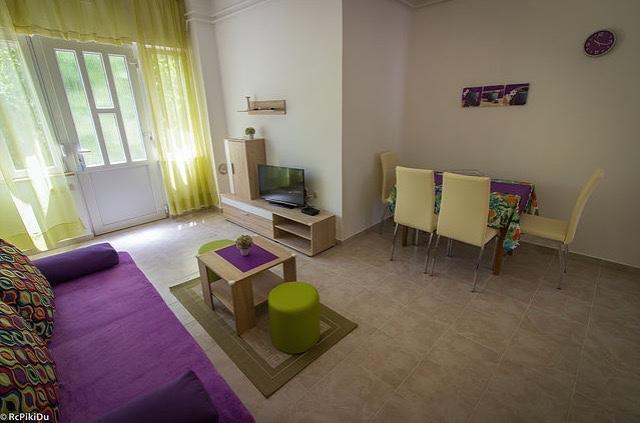 Apartaments Oma & Opa Banjol Exterior photo